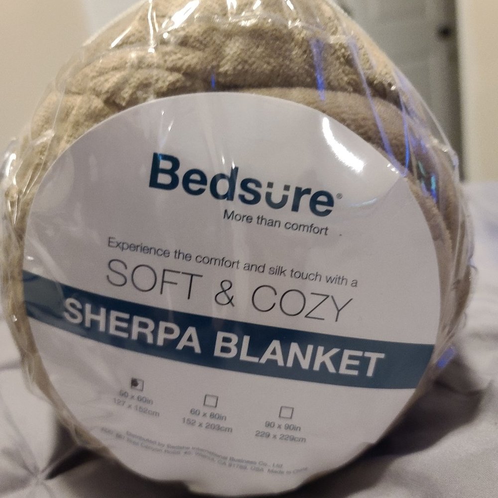 NIB Bedsure Kids Sherpa Fleece Throw Blanket - Camel Thick Fuzzy Warm Soft